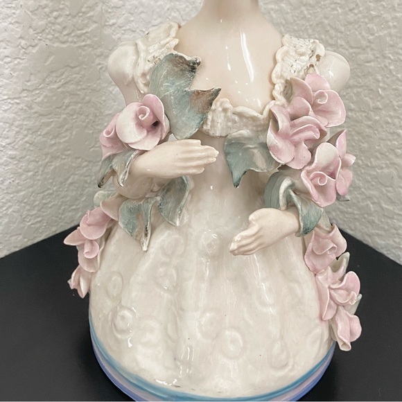 Vintage 40s/50s CORDEY #5054 Victorian Lady With Roses 9” Porcelain Figurine - Picture 5 of 16